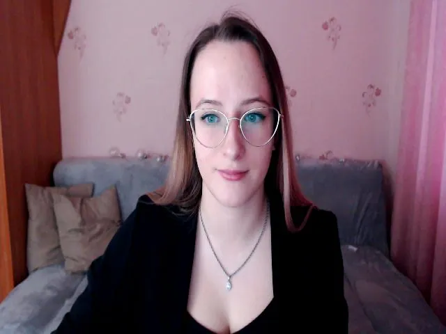 Live sex webcam photo for Saura #272477963