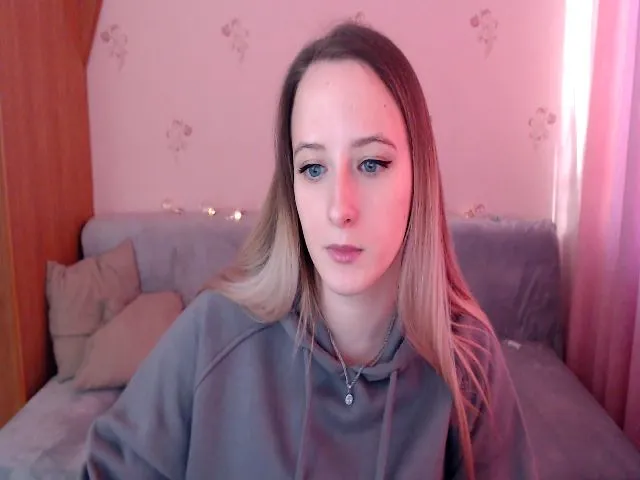 Live sex webcam photo for Saura #272500113