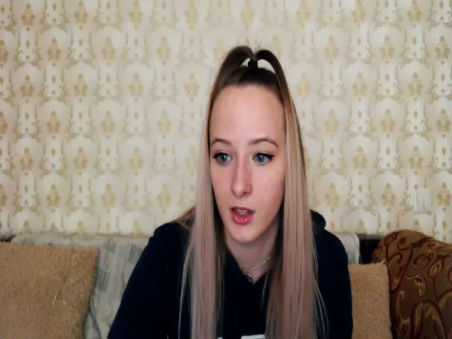 Live sex webcam photo for Saura #272513096