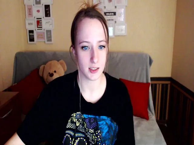 Live sex webcam photo for Saura #272876763