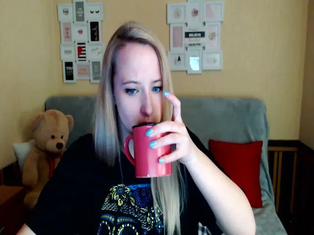 Live sex webcam photo for Saura #273022164