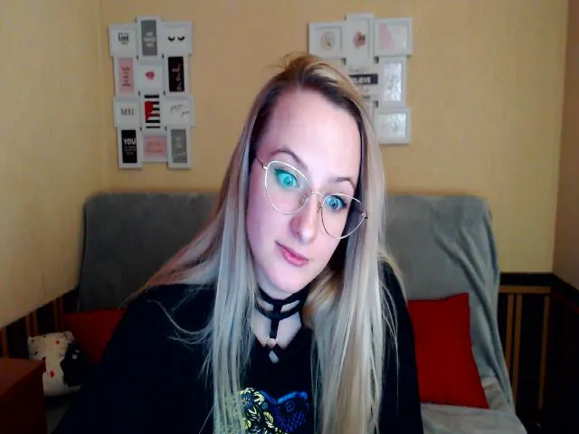 Live sex webcam photo for Saura #273032673