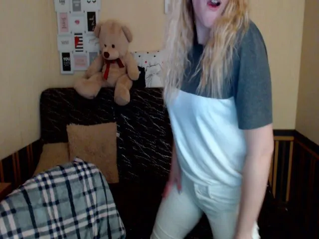 Live sex webcam photo for Saura #273117202