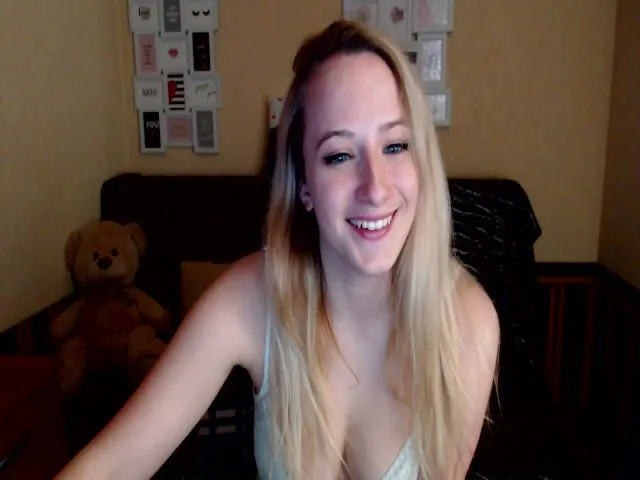 Live sex webcam photo for Saura #273126704