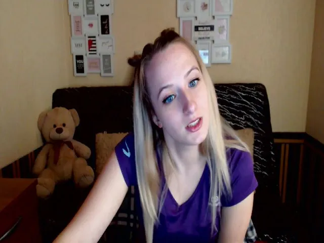 Live sex webcam photo for Saura #273137651