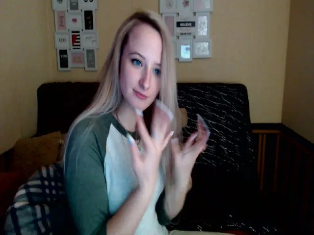 Live sex webcam photo for Saura #273149050