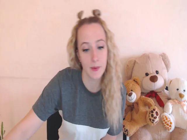 Live sex webcam photo for Saura #273230946