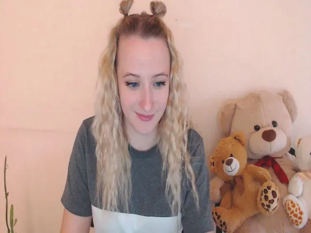 Live sex webcam photo for Saura #273232621