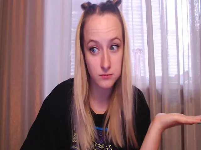 Live sex webcam photo for Saura #273869587