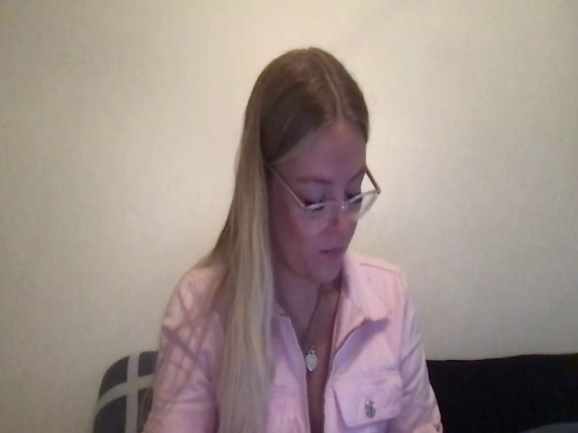 Live sex webcam photo for SavageBaabie #274116688