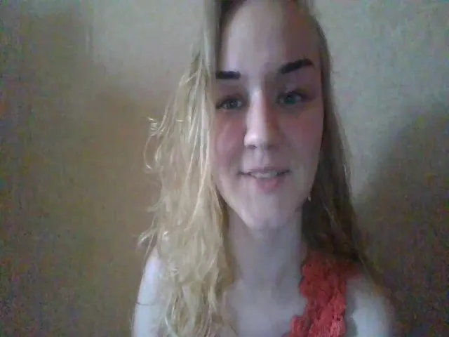 Live sex webcam photo for ScarletChase #273471042