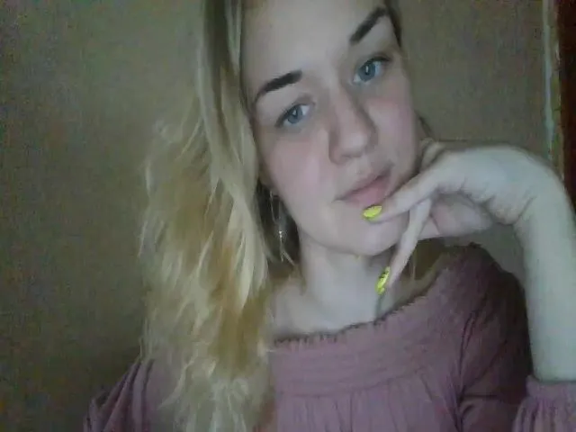 Live sex webcam photo for ScarletChase #273493588