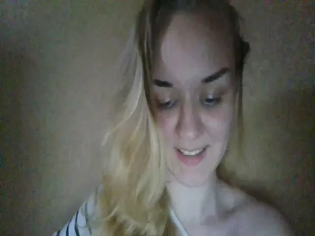 Live sex webcam photo for ScarletChase #273503127