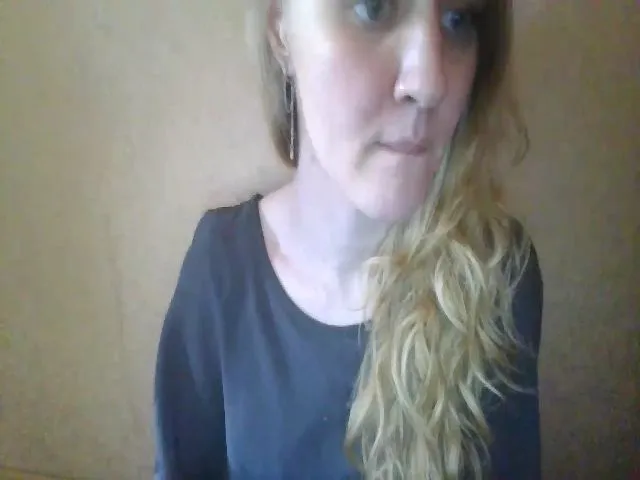 Live sex webcam photo for ScarletChase #273515465