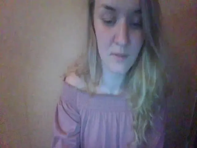 Live sex webcam photo for ScarletChase #273562590