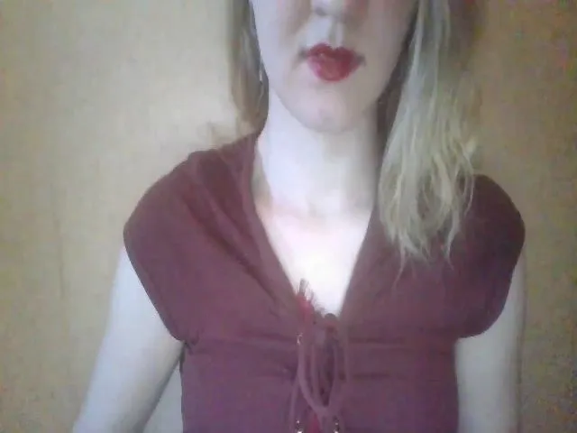 Live sex webcam photo for ScarletChase #273591978