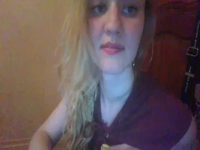 Live sex webcam photo for ScarletChase #273592359