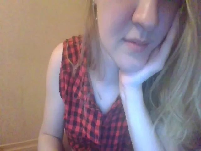 Live sex webcam photo for ScarletChase #273614336