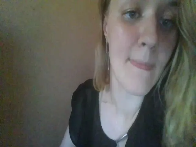 Live sex webcam photo for ScarletChase #273625859