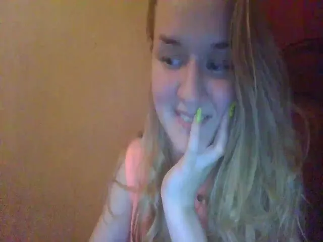 Live sex webcam photo for ScarletChase #273637597