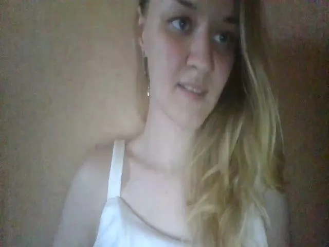 Live sex webcam photo for ScarletChase #273700555