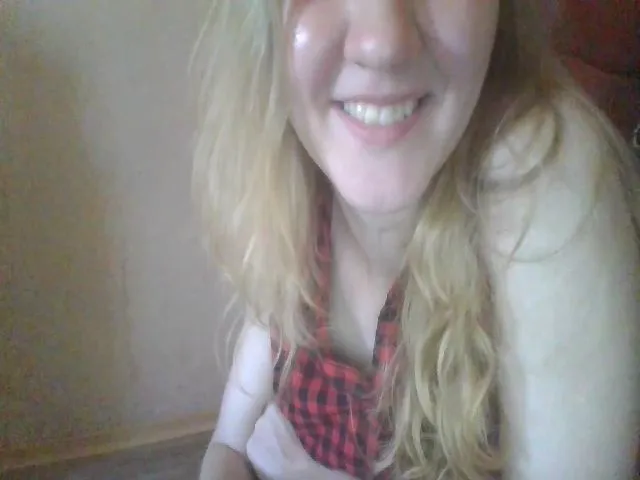 Live sex webcam photo for ScarletChase #273721748