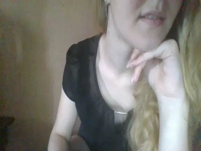 Live sex webcam photo for ScarletChase #273784912