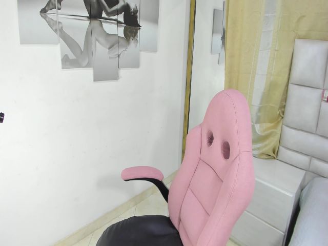 Live sex webcam photo for Scarlet_corte #272681943