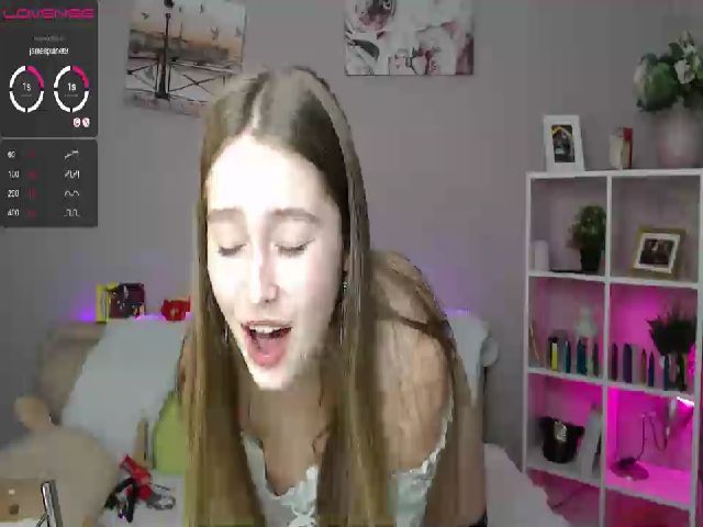 Live sex webcam photo for Scarlet_roxy #271846046