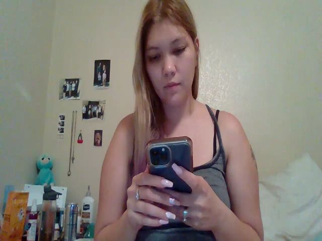 Live sex webcam photo for Scarlette93 #273642234