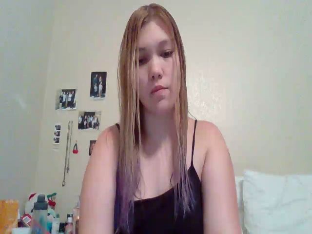 Live sex webcam photo for Scarlette93 #273671605