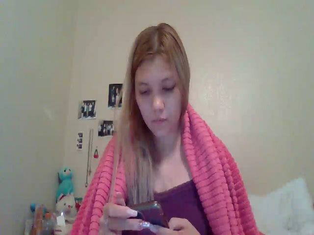 Live sex webcam photo for Scarlette93 #273831165