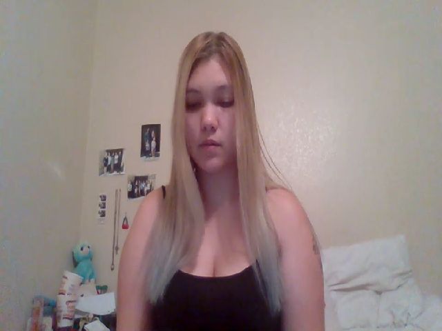 Live sex webcam photo for Scarlette93 #273953606