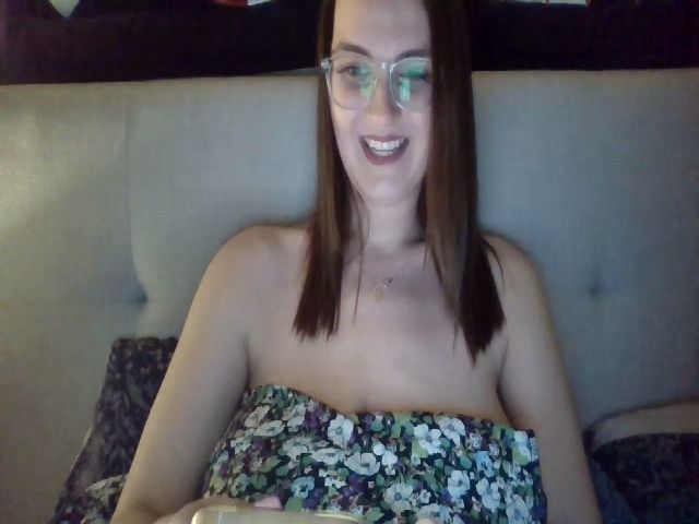 Live sex webcam photo for Scarlettfoxuk #272703020