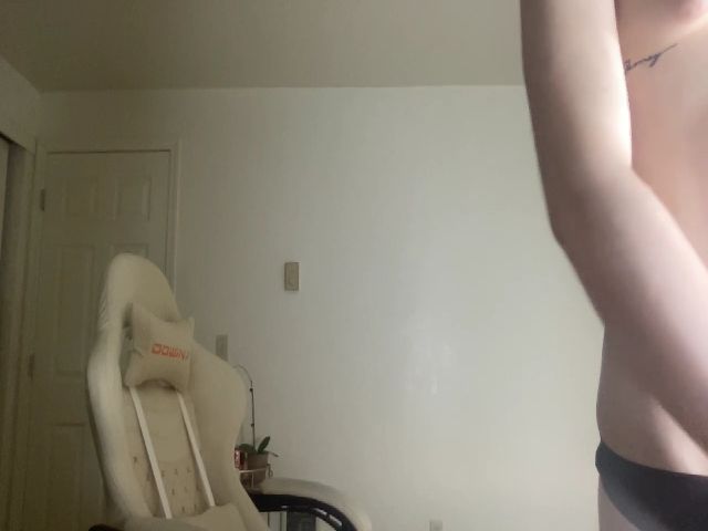 Live sex webcam photo for ScorpioVicky #271865081