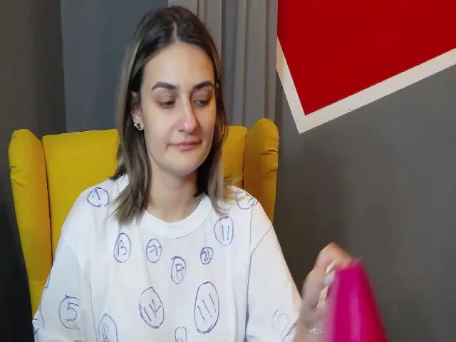 Live sex webcam photo for SecretAmber #274137471