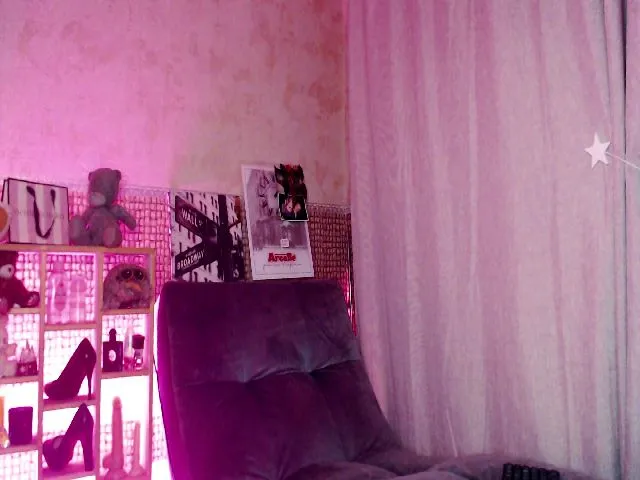 Live sex webcam photo for Seeyoudaddy #271763080