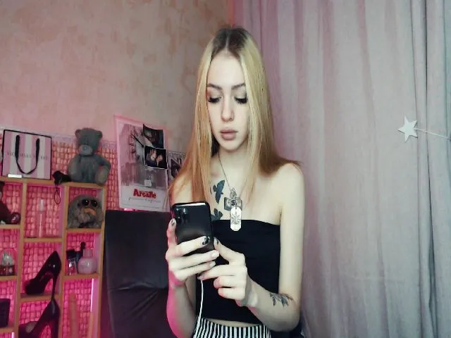 Live sex webcam photo for Seeyoudaddy #271806965