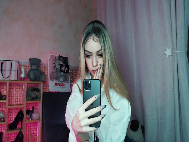 Live sex webcam photo for Seeyoudaddy #271833474