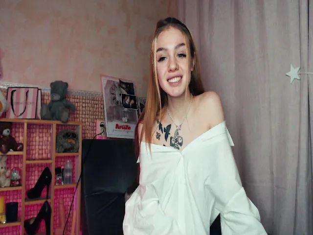 Live sex webcam photo for Seeyoudaddy #271867729