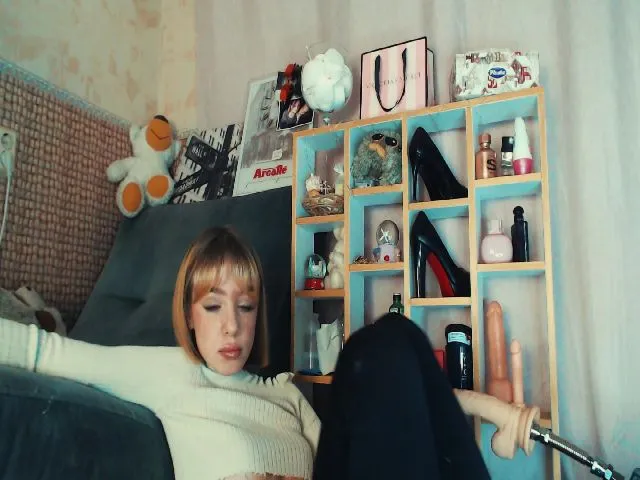 Live sex webcam photo for Seeyoudaddy #272498483