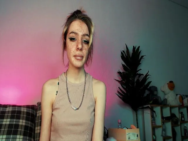 Live sex webcam photo for Seeyoudaddy #272892444