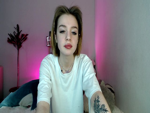 Live sex webcam photo for Seeyoudaddy #273786069