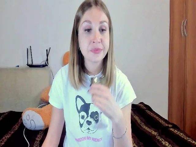 Live sex webcam photo for SelaDaxx #271739430