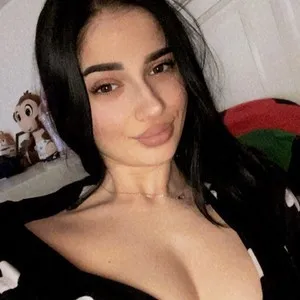 Live sex webcam photo for SellenaCarter #278235183