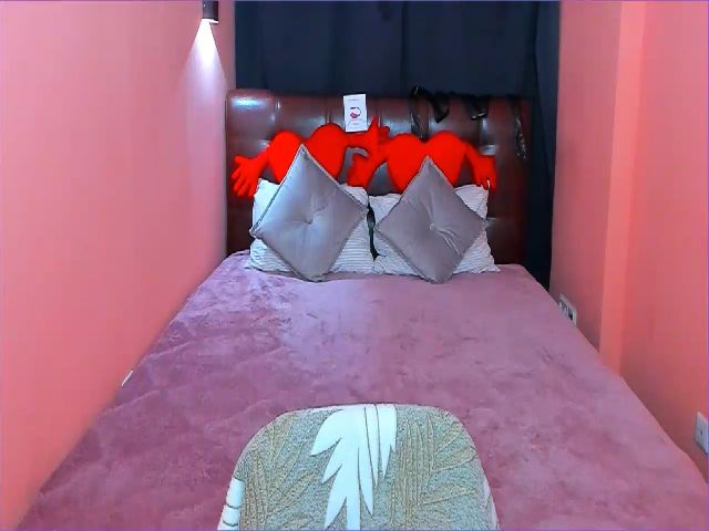 Live sex webcam photo for SendiH0t #273935039