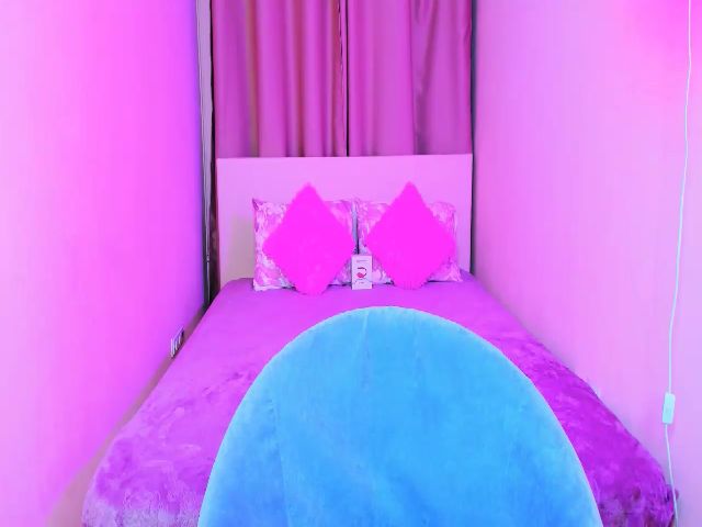 Live sex webcam photo for SendiH0t #274510490