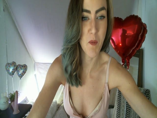 Live sex webcam photo for SeraGaud333 #272324571