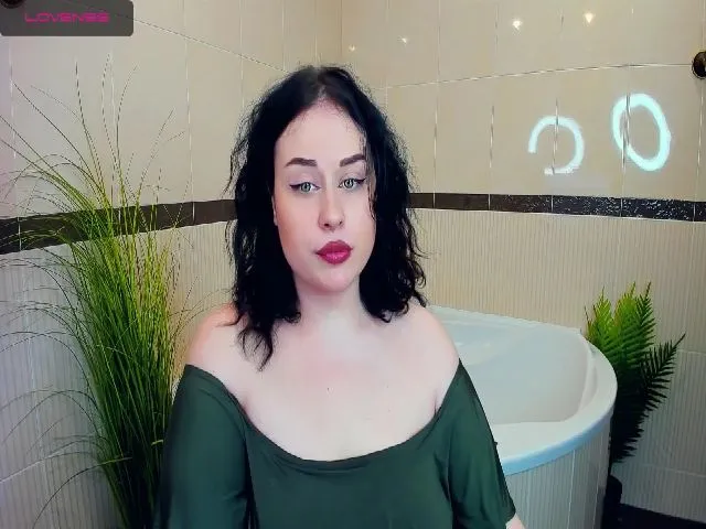 Live sex webcam photo for SerahMirabeli #271843078