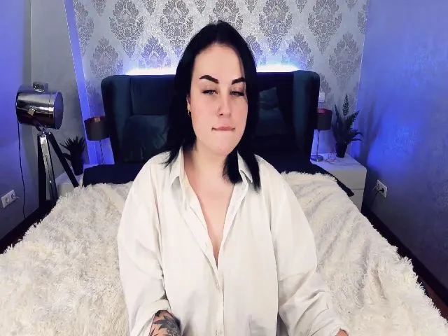 Live sex webcam photo for SerahMirabeli #271974597